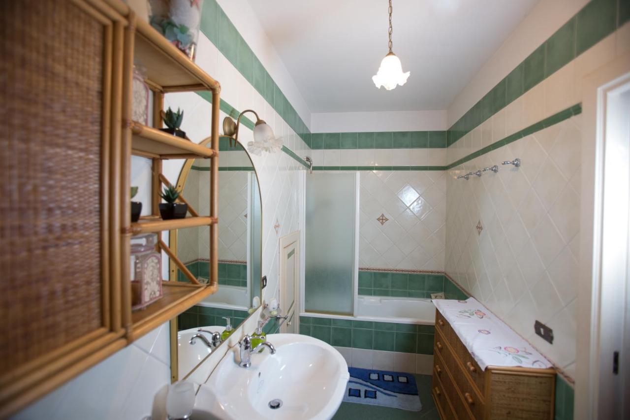 La Via Dei Presepi Bed & Breakfast Наполи Екстериор снимка