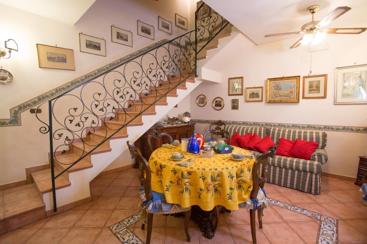 La Via Dei Presepi Bed & Breakfast Наполи Екстериор снимка