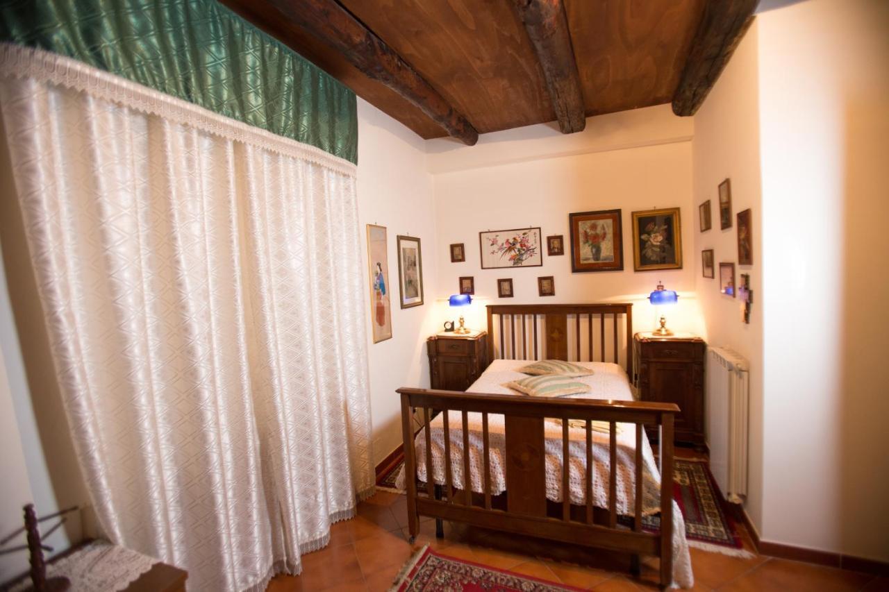 La Via Dei Presepi Bed & Breakfast Наполи Екстериор снимка